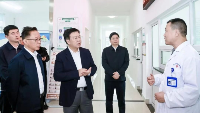李晖调研卫生健康领域民生实事项目推进情况